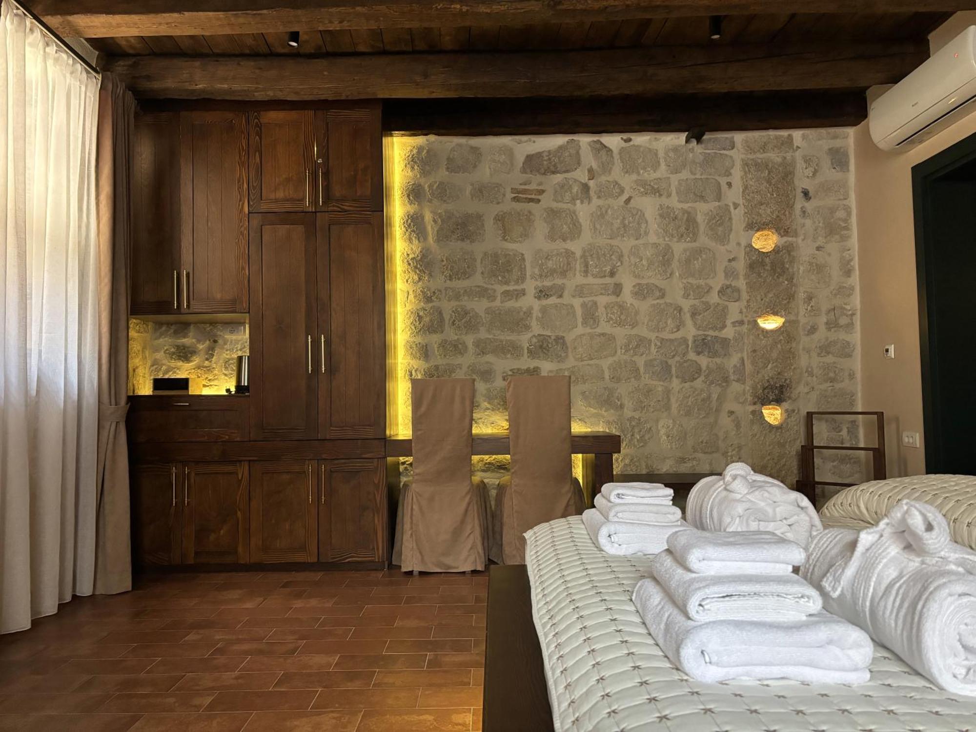 Kazin Supreme Hotel Kotor Luaran gambar