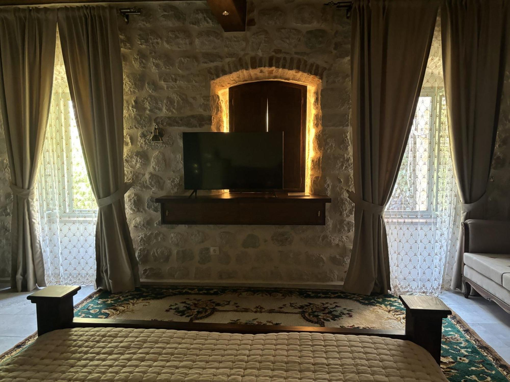 Kazin Supreme Hotel Kotor Luaran gambar