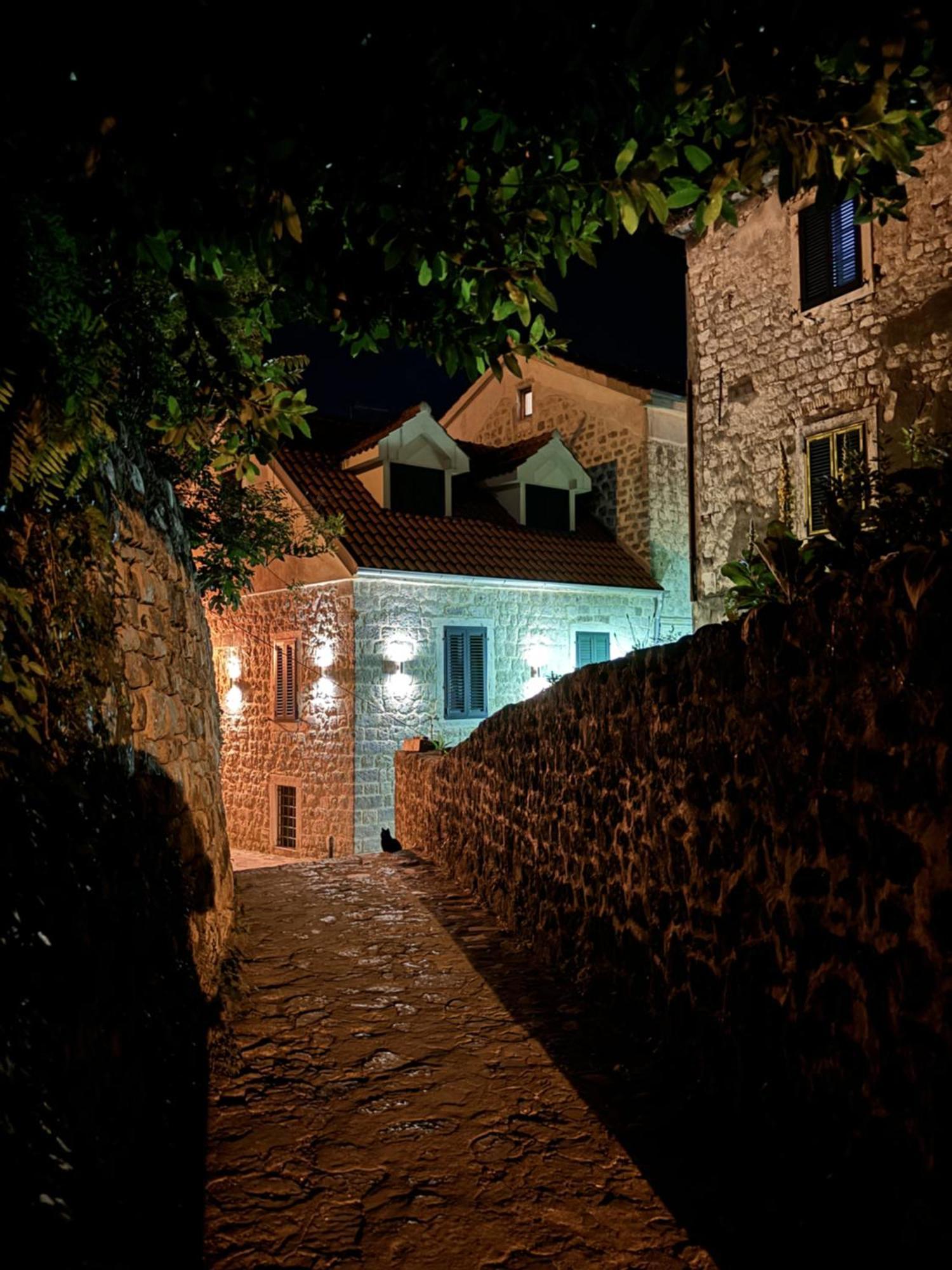 Kazin Supreme Hotel Kotor Luaran gambar