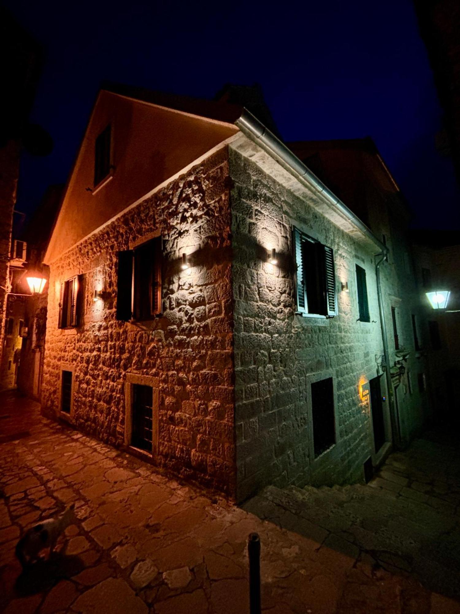 Kazin Supreme Hotel Kotor Luaran gambar